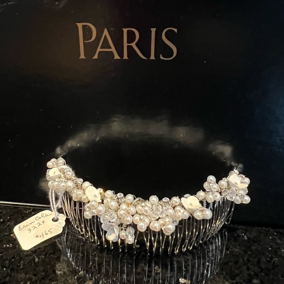 Designer Erin Cole’s Vintage Head Comb - Picture 12 of 13